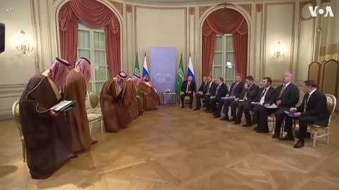 Putin Holds Talks With Saudi Crown Prince at G20_1