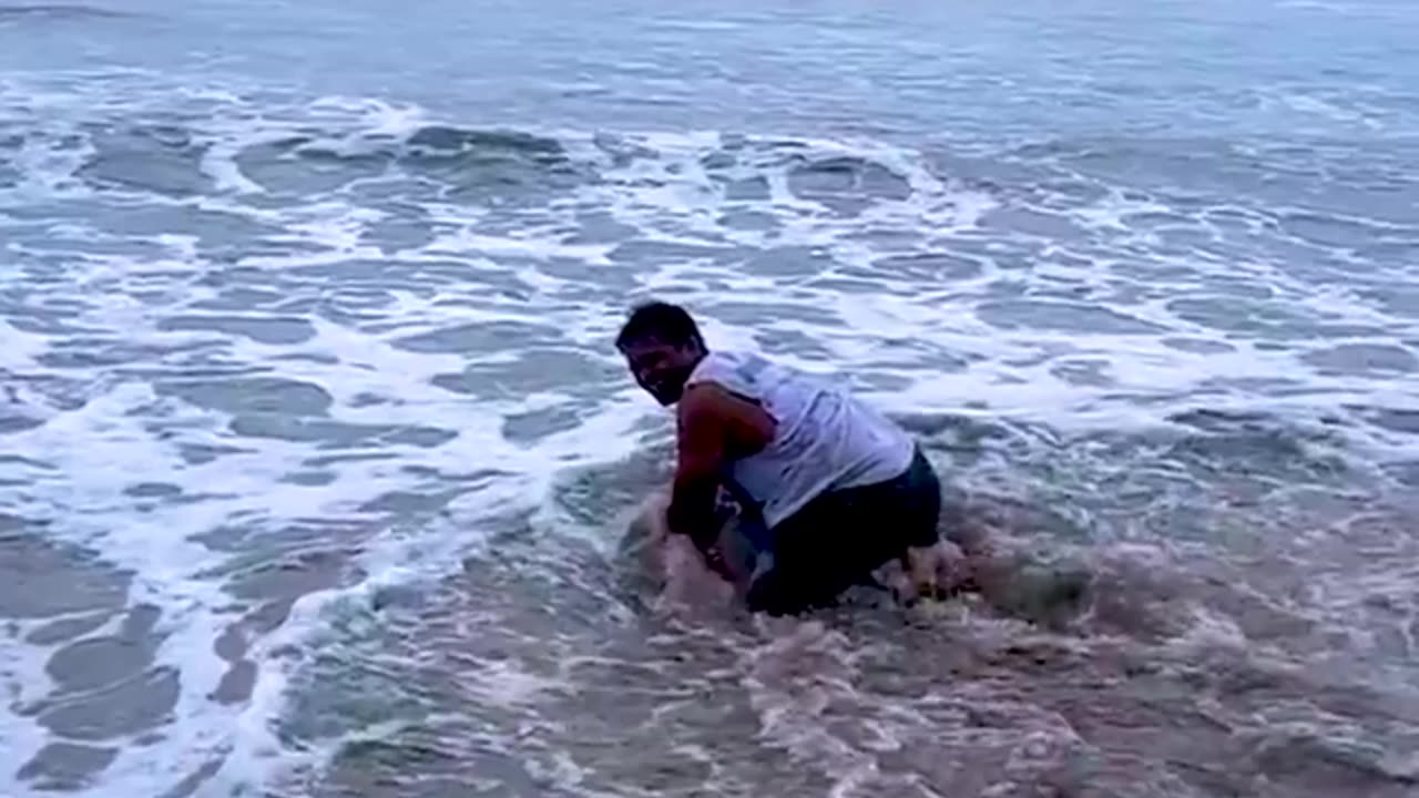 Amazing Beach video