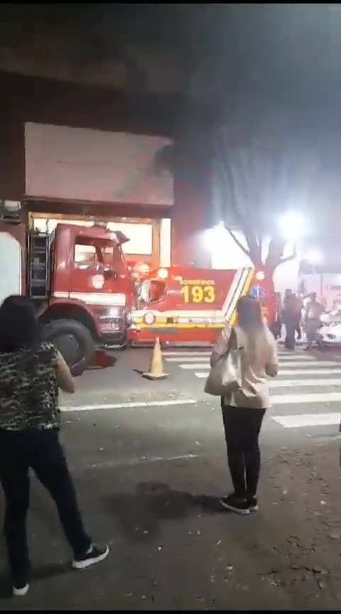 Shopping West Plaza é fechado após incêndio na praça de alimentação