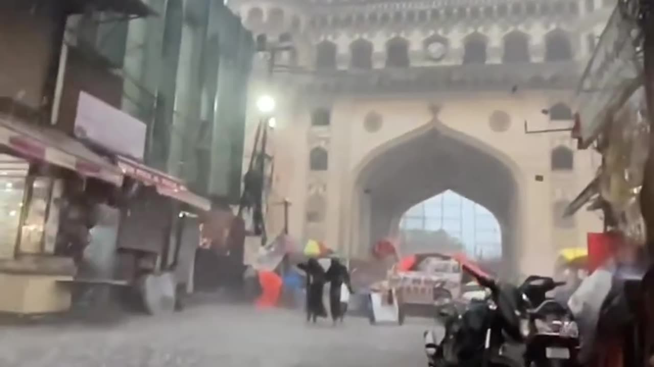 Raining in Hyderabad charminar😍