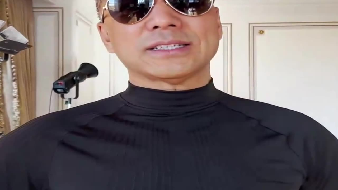20221029文贵先生GETTR³： #邪恶中共：瞪眼说瞎话。上海海外投资几个大项目已经停产很长时间，还汇报超预期利润。国家资本主义