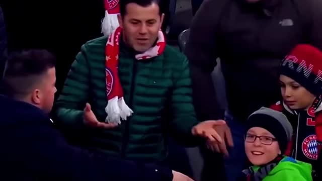 BEST FUNNIEST MOMENT FOOTBALL-7