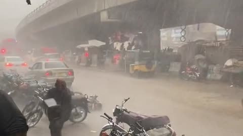 Omg rain 🌧️ in Karachi 😱