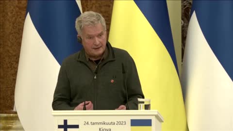 Finnish President discusses bid to join NATO with Zelenskiy