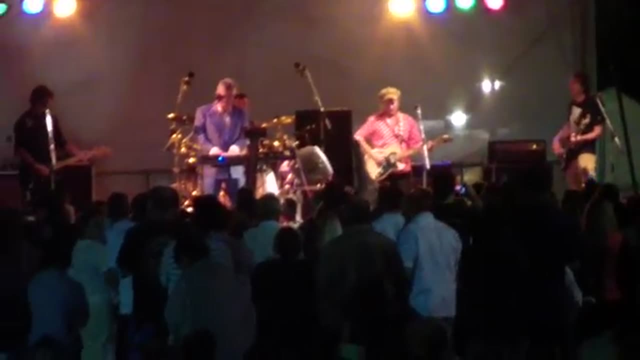 Mental As Anything Live @ Rockingham Beach New Years Eve 2011/2012 (Part 03)