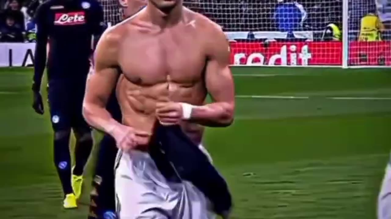 Cristiano Ronaldo Body 7% Fat 😱 | #shorts #Ronaldo #cr7 #fitness