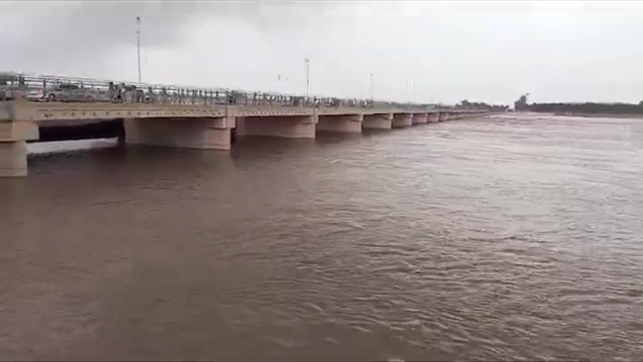 Flood in Pakistan river sutluj.