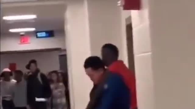 ΣΕ ΣΧΟΛΕΙΟ ΤΗΣ Ν.ΥΟΡΚΗΣ.