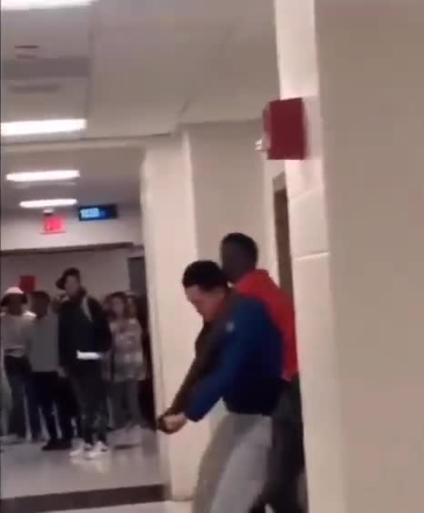 ΣΕ ΣΧΟΛΕΙΟ ΤΗΣ Ν.ΥΟΡΚΗΣ.