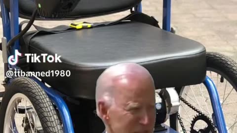 BIDEN SHOWING OFF😂 HIS NEW ELECTRIC VEHICLE