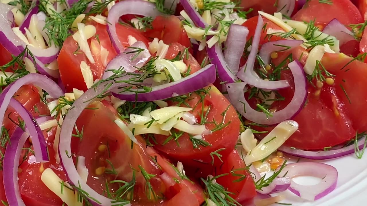 These tomatoes are so delicious, just amazing! Great snack in 5 minutes!