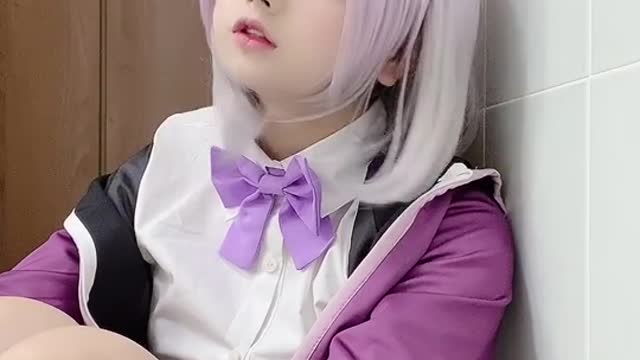 Don't always think to look at my smelly feet [ cute cosplay ]