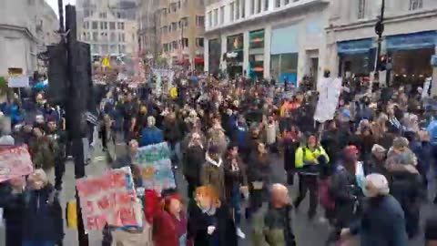 Time lapse of the protest in central London by NHS staff and supporters against c0vid v@x mandates 🙏🏻