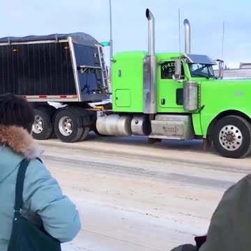 LOVE MY BEAUTIFUL TRUCKERS FOR FREEDOM!!! THE TRUE NORTH IS STRONG AND FREE!!!