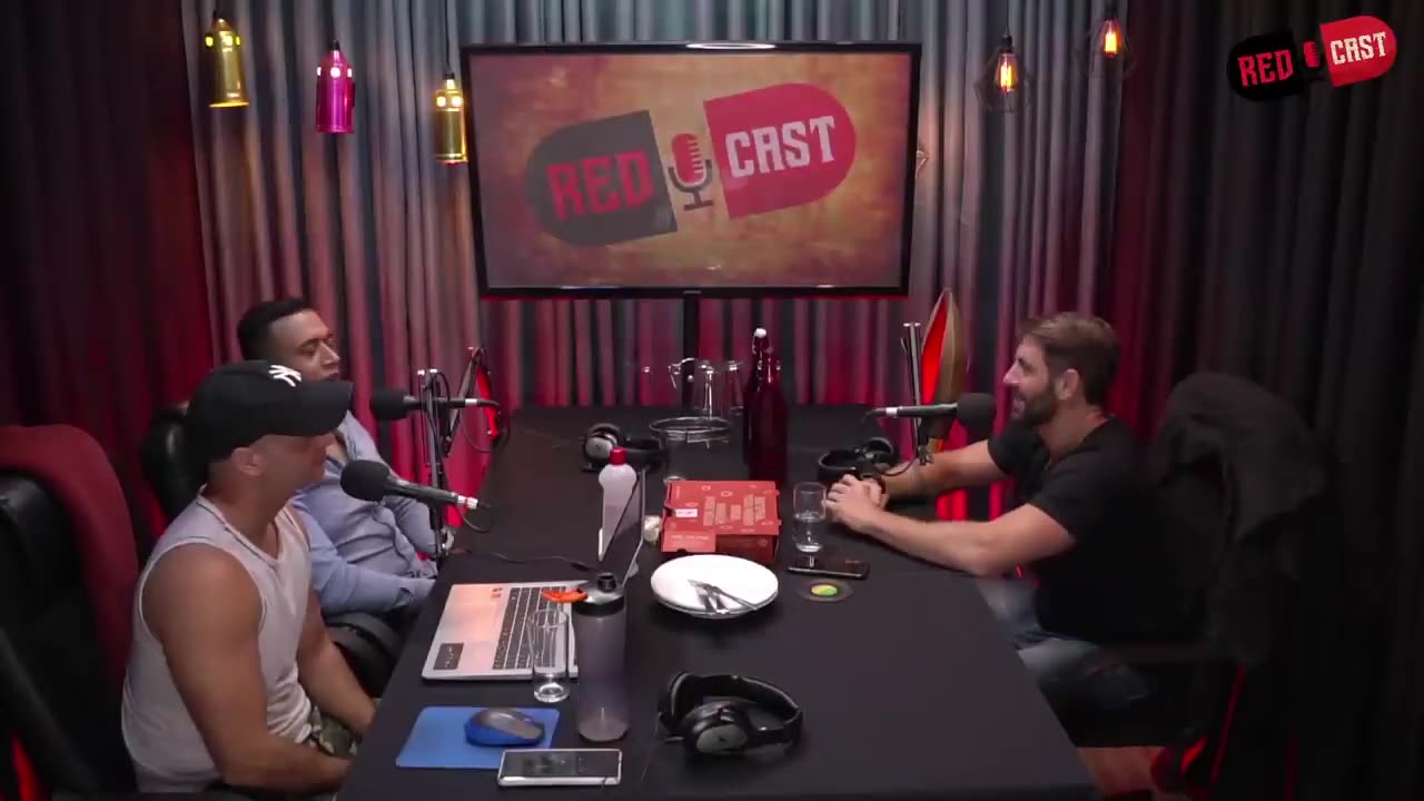 NÃO TEM PORQUE EL4 PENSAR ISSO, A NÃO SER QUE... RODRIGO VAISEMBERG CHAD LITE REDCAST