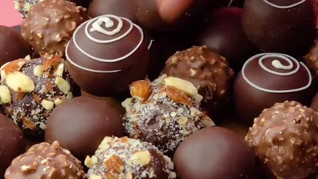 Yummy Chocolate Cake Decorating Tutorials