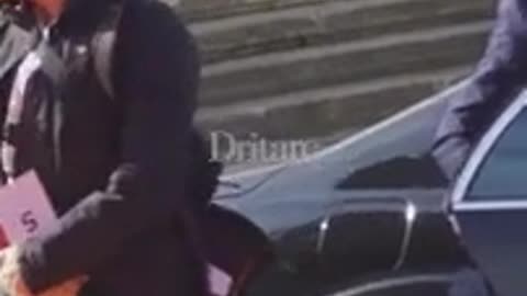 Kryeministri i Suedisë ngatërron rrugën, veprimi i Ramës