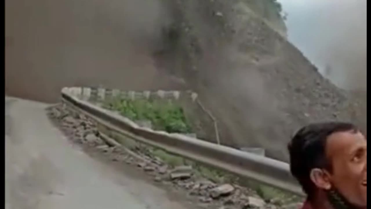 A scary moment as locals try to outrun landslide #naturaldisaster #naturefury