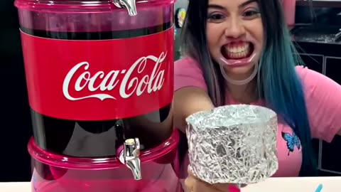 Doesn't know how to drink Coca Cola 🥤