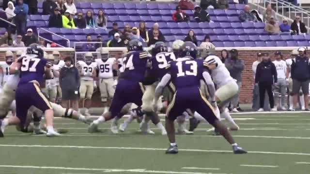 UMHB advance to the semifinals