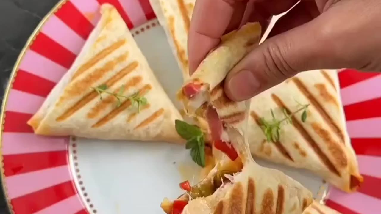 Grilled veggies & meat takon sandwich 😋