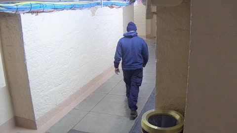 0013USCSBASB10Hallway_2021-01-05_05h40min02s410ms.mp4