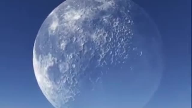 Moon vs Earth vs Sun