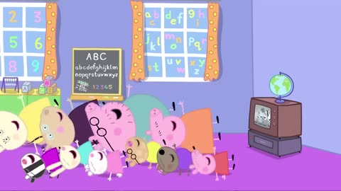 PEPPA PIG AND GEORGE PIG ! PLAY WITH BUBBLES ! PEPPA PIG ! CARTOONS FOR KIDS !