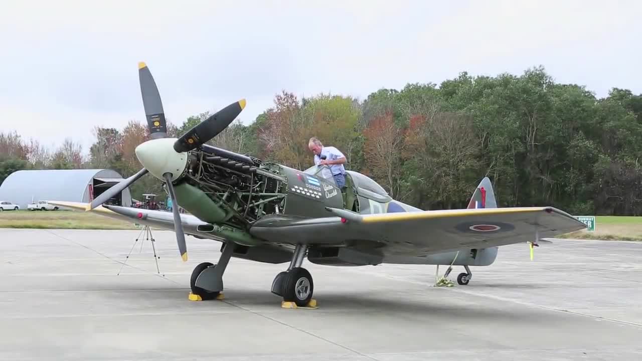 Spitfire MK XVI - First Engine Run in 17 Years!