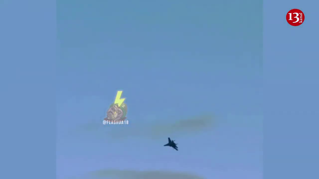 Dogfight in Ukraine’s airspace: Rare footage shows Ukrainian Su-27 open fire on Russian aircraft