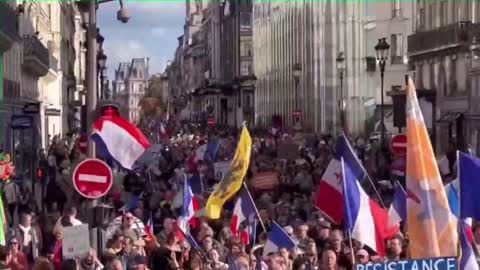 🇫🇷 The French are out in full force - demanding they leave NATO