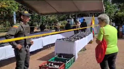 Destrucción de armas traumáticas y cortopunzantes en Bucaramanga