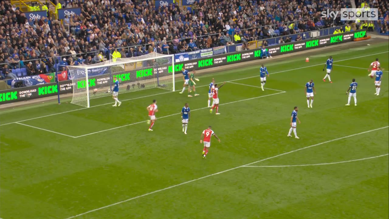 Highlights from the Premier League match between Everton and Arsenal.