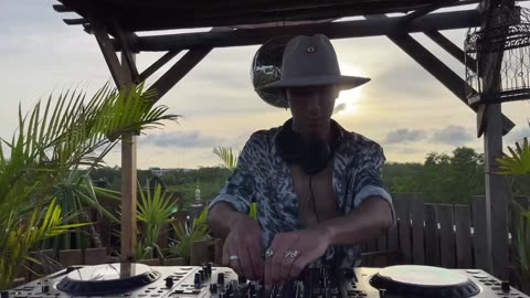 Sinvergüenza _ Deep Afro Tribal House