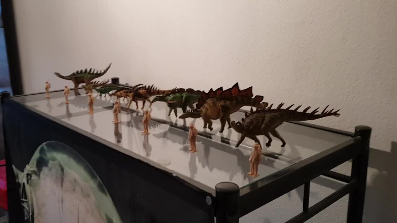 dinosaur models show 9