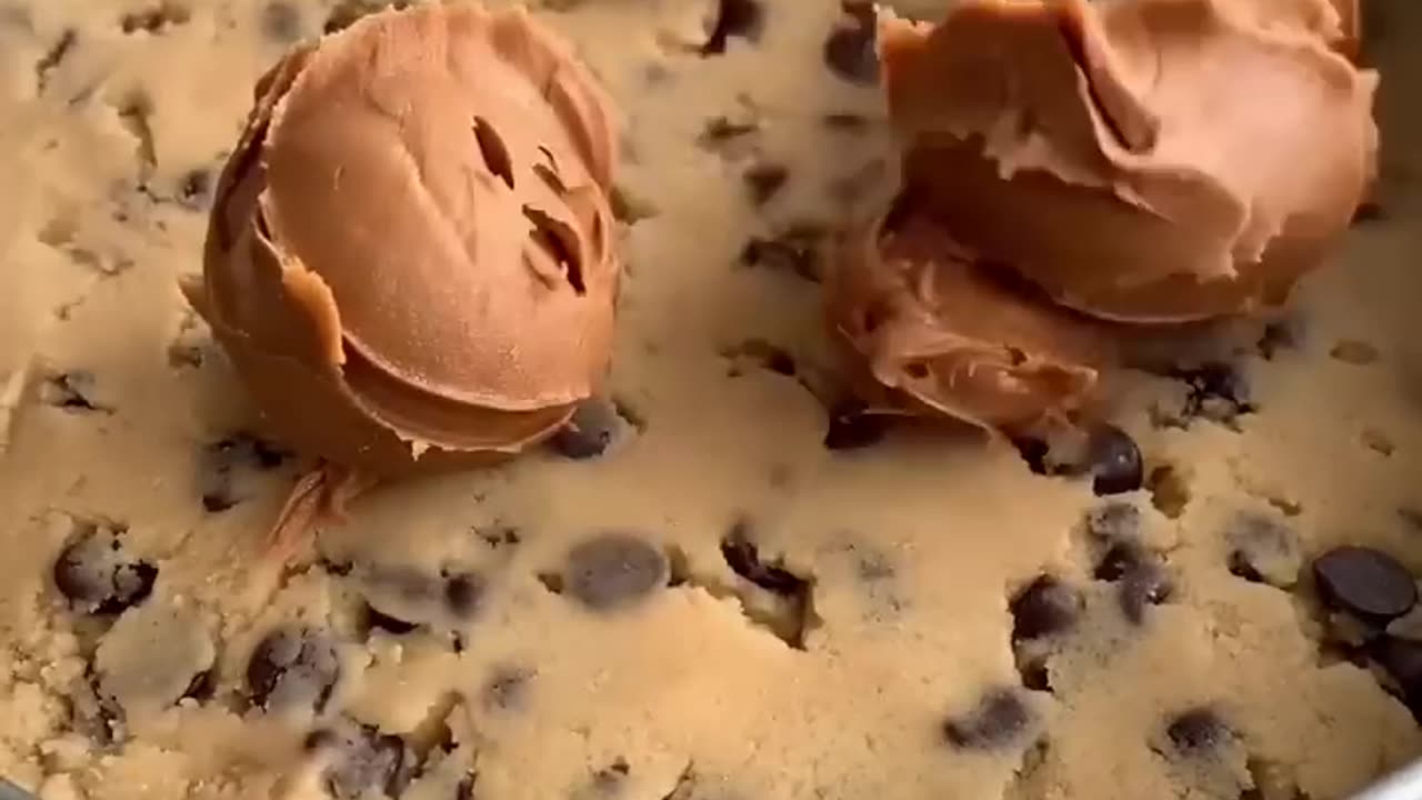 "Baking Secrets Unveiled: Decoding the Perfect Layer in Cookie Making!"