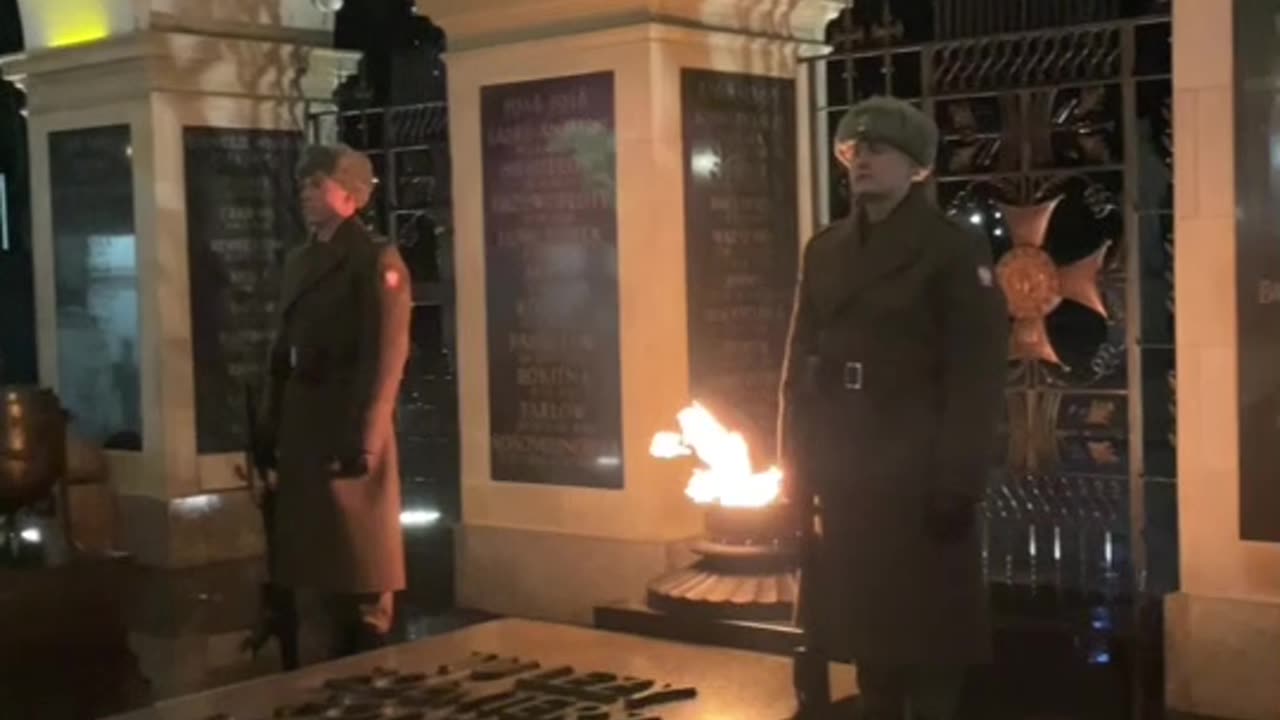 020 No War. Grób Nieznanego Żołnierza w Warszawie. Sławomir Sikora. Trip with VIP