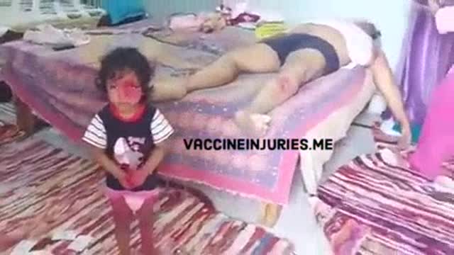 תופעת לוואי מוות תאומים נמצאו משחקים עם גופת אביהם שמת בפתאומיות