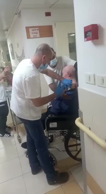 תקיפת חסרי ישע בבית אבות חיסון אומיקרון שנבדק רק על שמונה עכברים