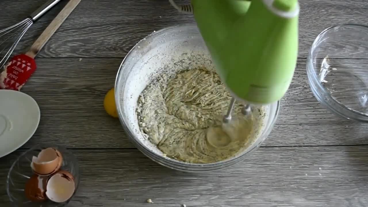 LEMON POPPY SEED LOAF CAKE