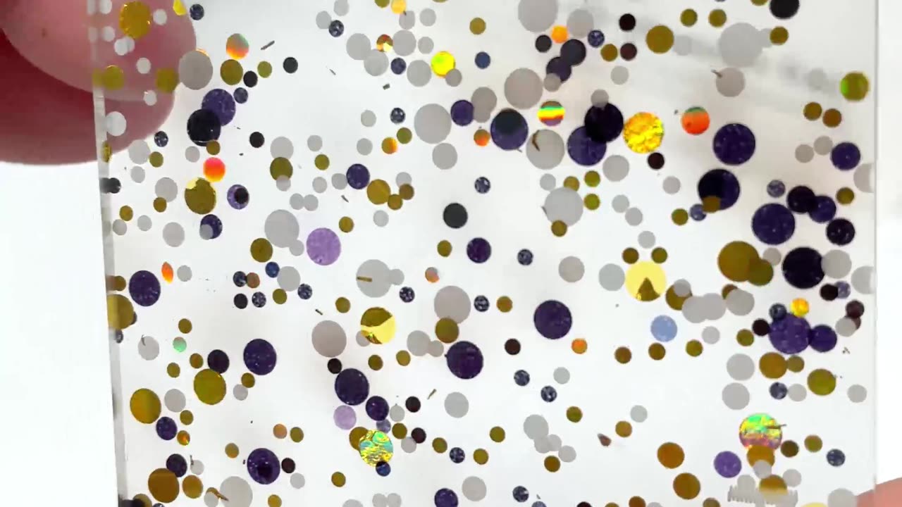 Sparkling trend alert: Flash Gold Polka Dots acrylic sheet