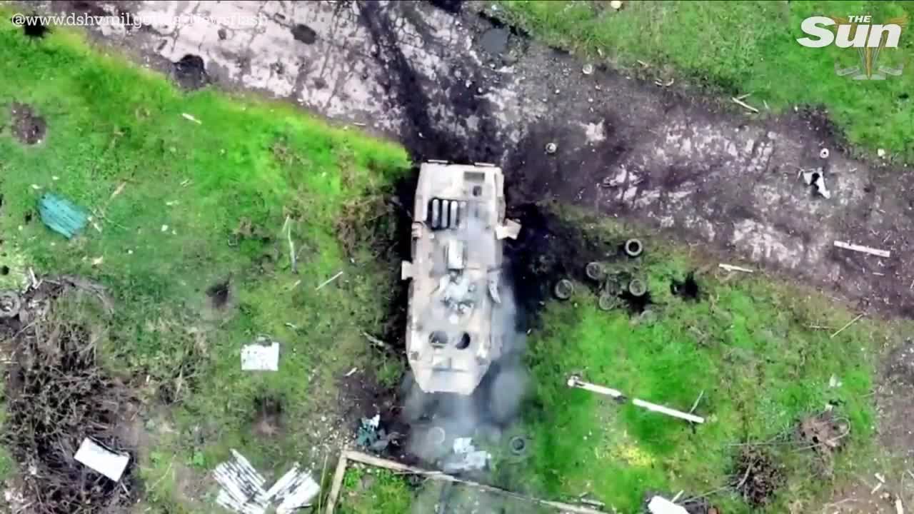Ukrainian Paratroopers drop