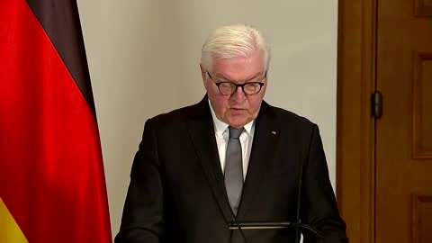 'Stop the craziness of this war' -German president