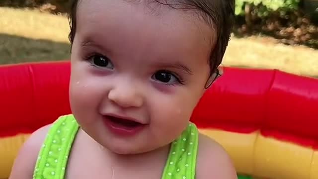 As caretas comendo morango