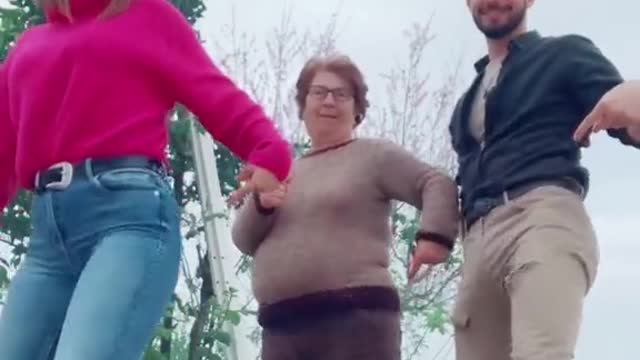 Rico rico riquísimo con ellaaaaa #abuela #ricochallenge @fatimaespinar