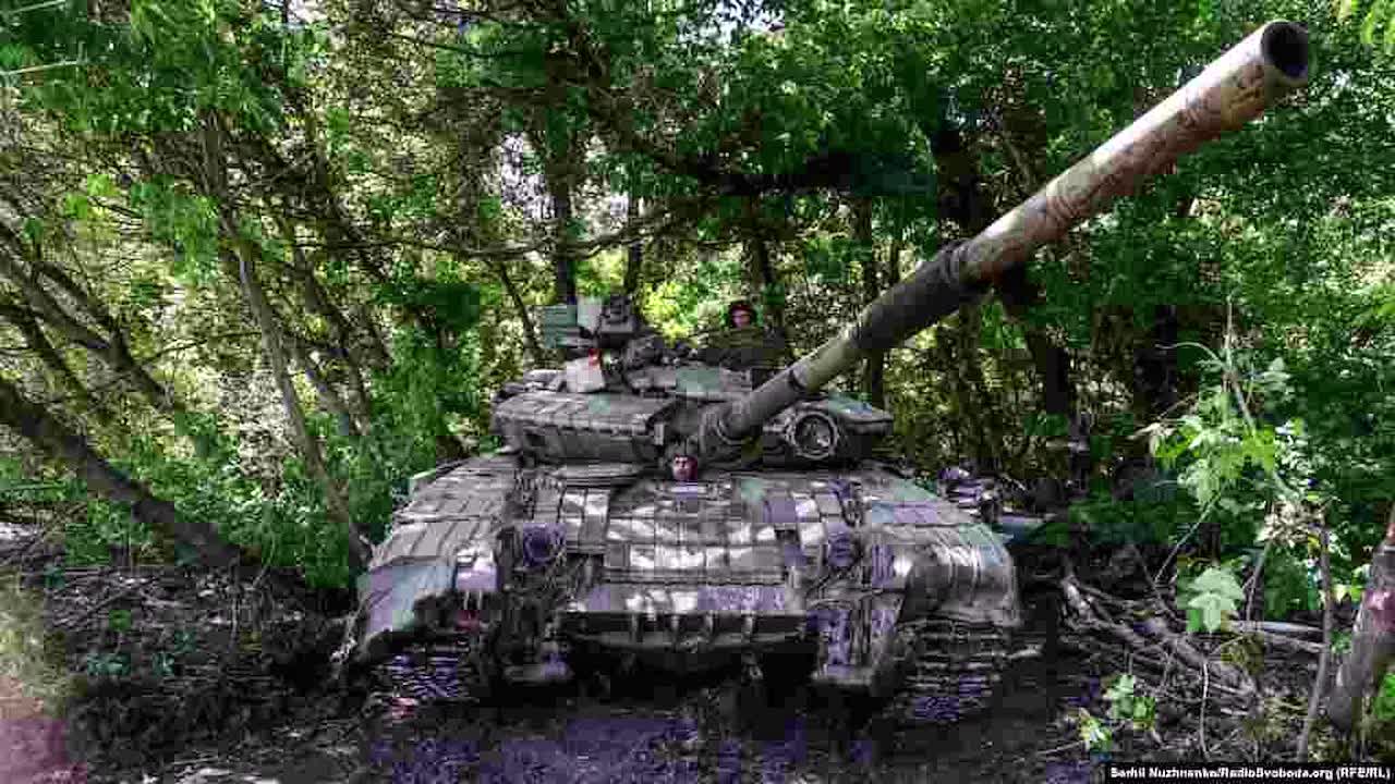 Fights-for-Donbas:-Ukrainian-tankers-on-the-front-line-(photo-gallery)
