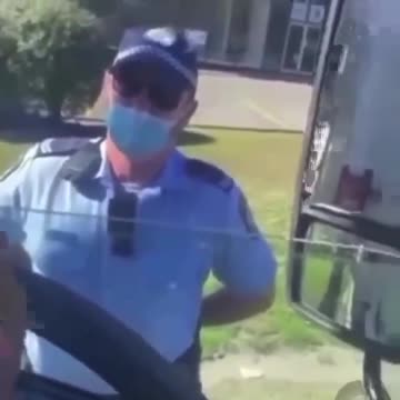 Australian Police Pull Over Truck Because Driver and Passenger Were Wearing Mask Below Chin