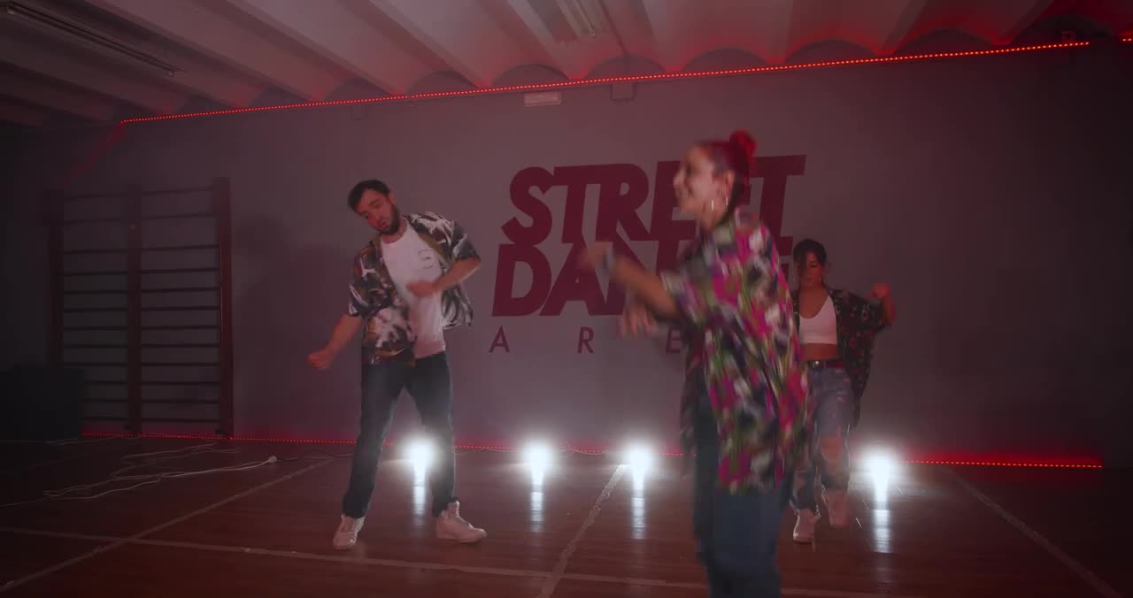 CWALK street dance teaching