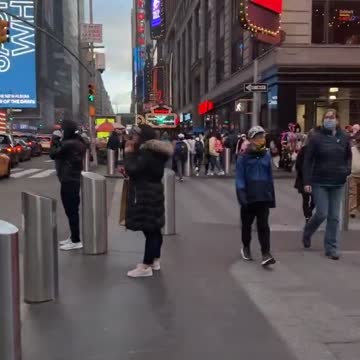 Manhole explosion causes panic in New York's Times Square.
