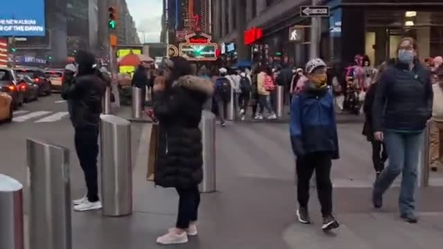 Manhole explosion causes panic in New York's Times Square.